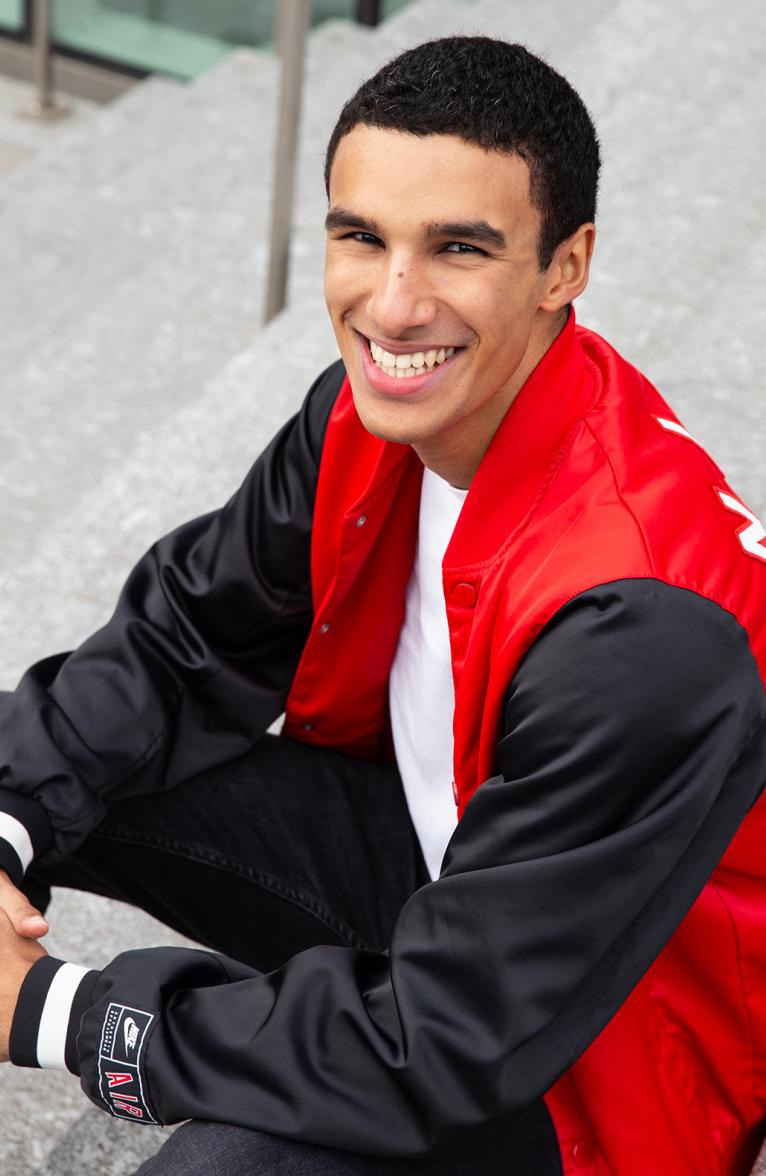 model-Yonis.-3957